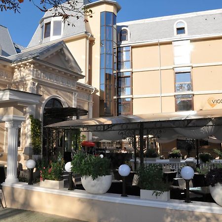 Vigo Grand Hotel Ploiesti Bagian luar foto