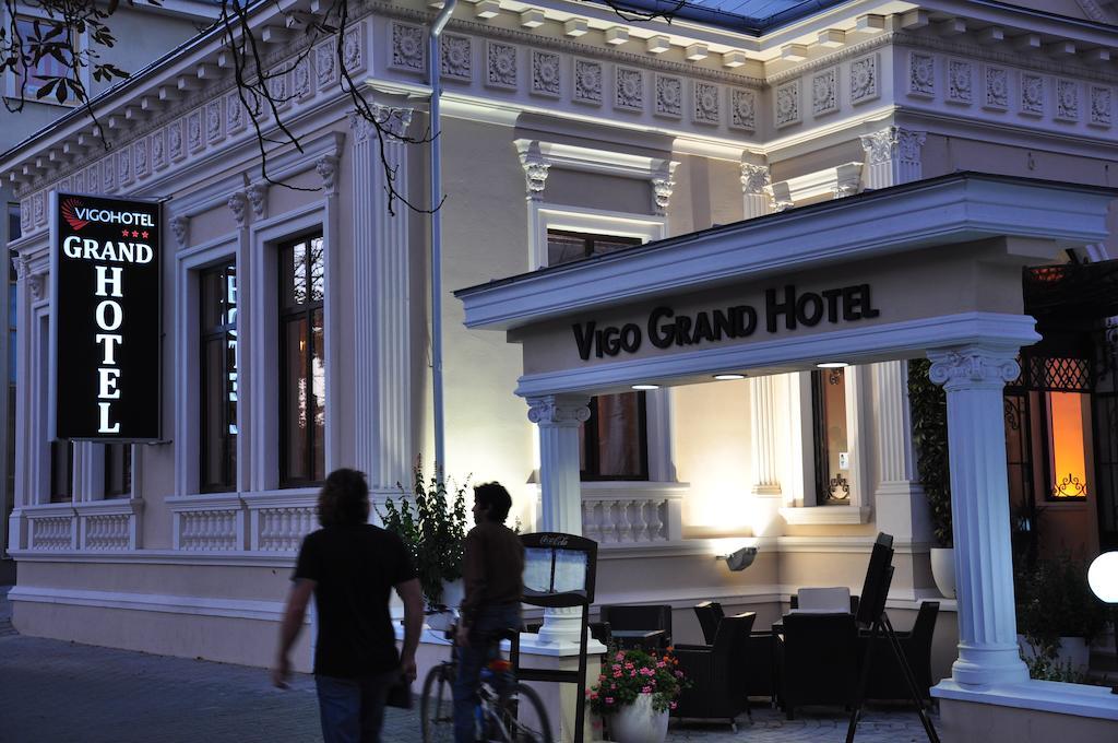 Vigo Grand Hotel Ploiesti Bagian luar foto