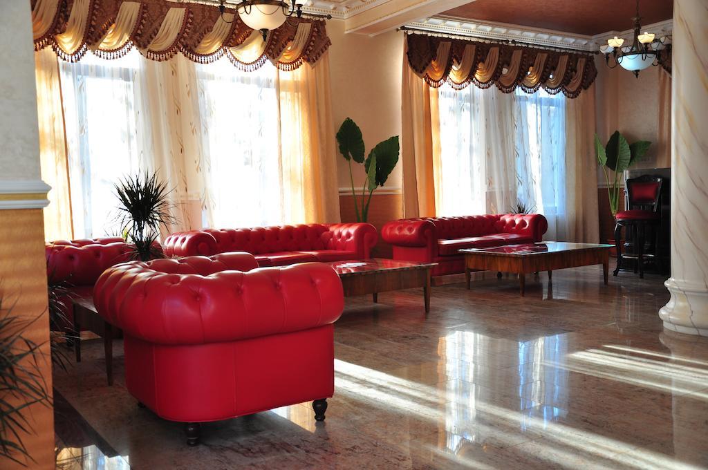 Vigo Grand Hotel Ploiesti Bagian luar foto