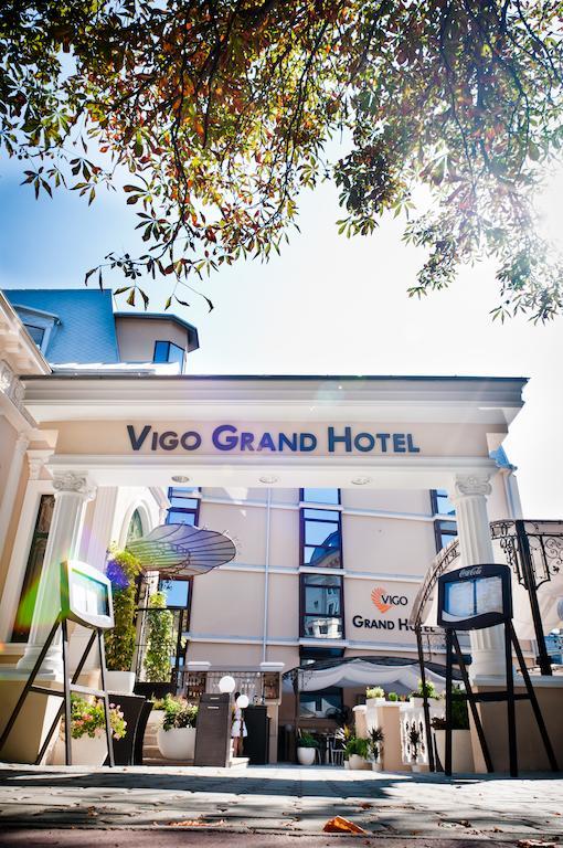 Vigo Grand Hotel Ploiesti Bagian luar foto