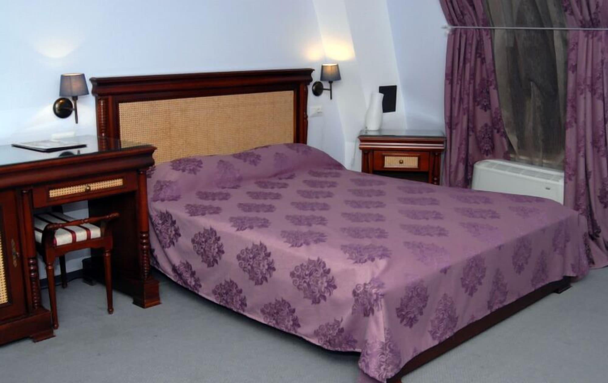 Vigo Grand Hotel Ploiesti Bagian luar foto