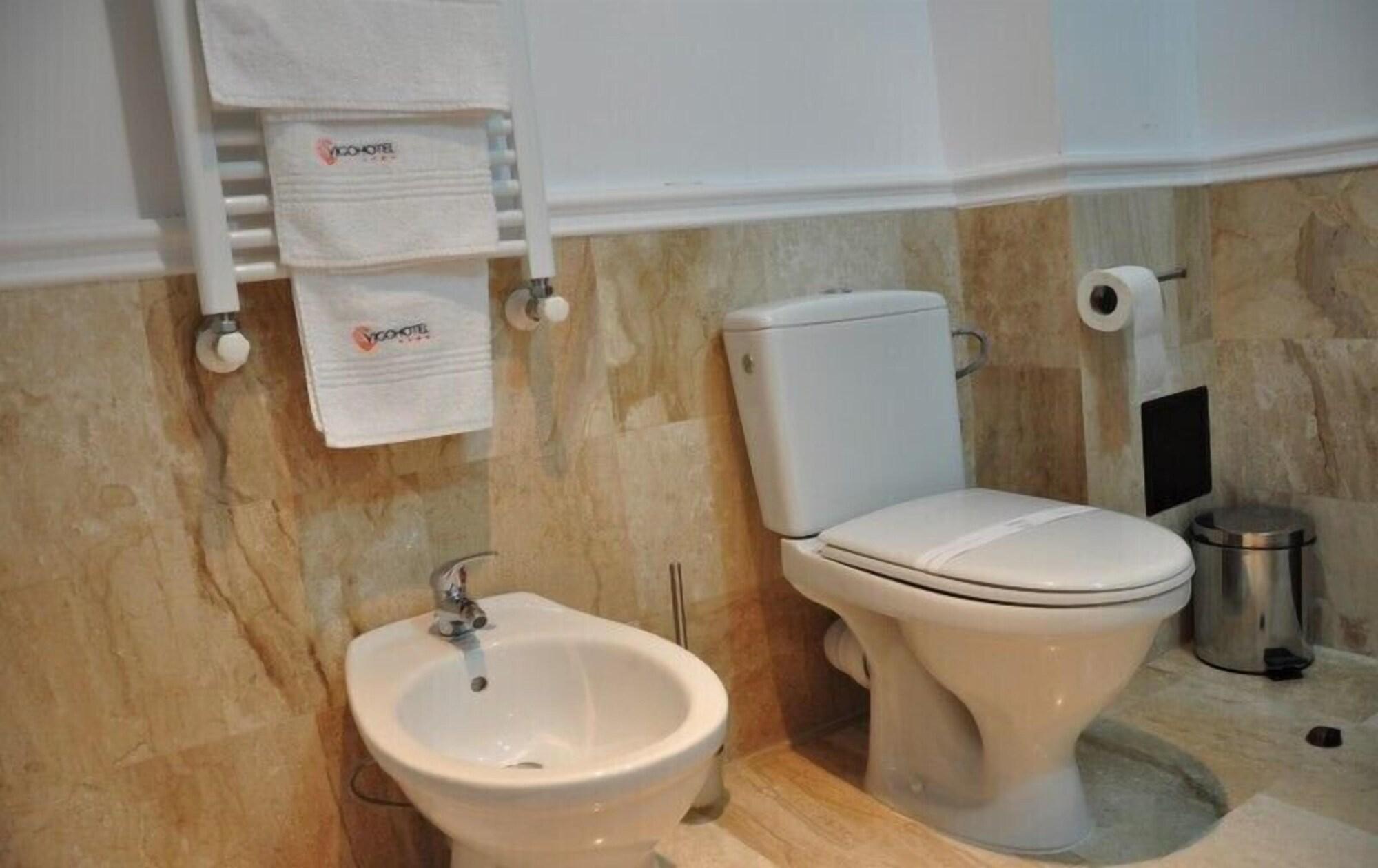Vigo Grand Hotel Ploiesti Bagian luar foto