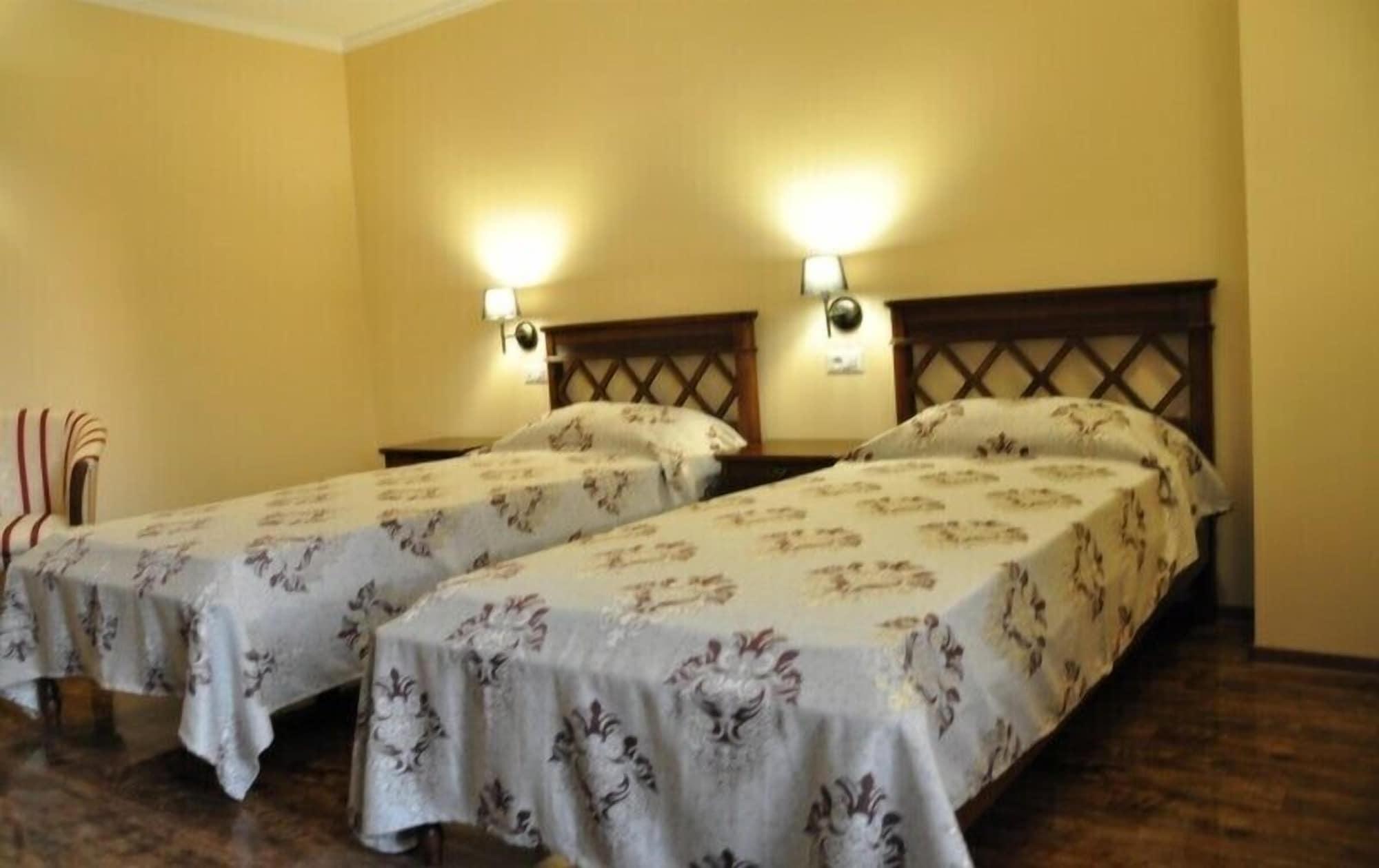 Vigo Grand Hotel Ploiesti Bagian luar foto