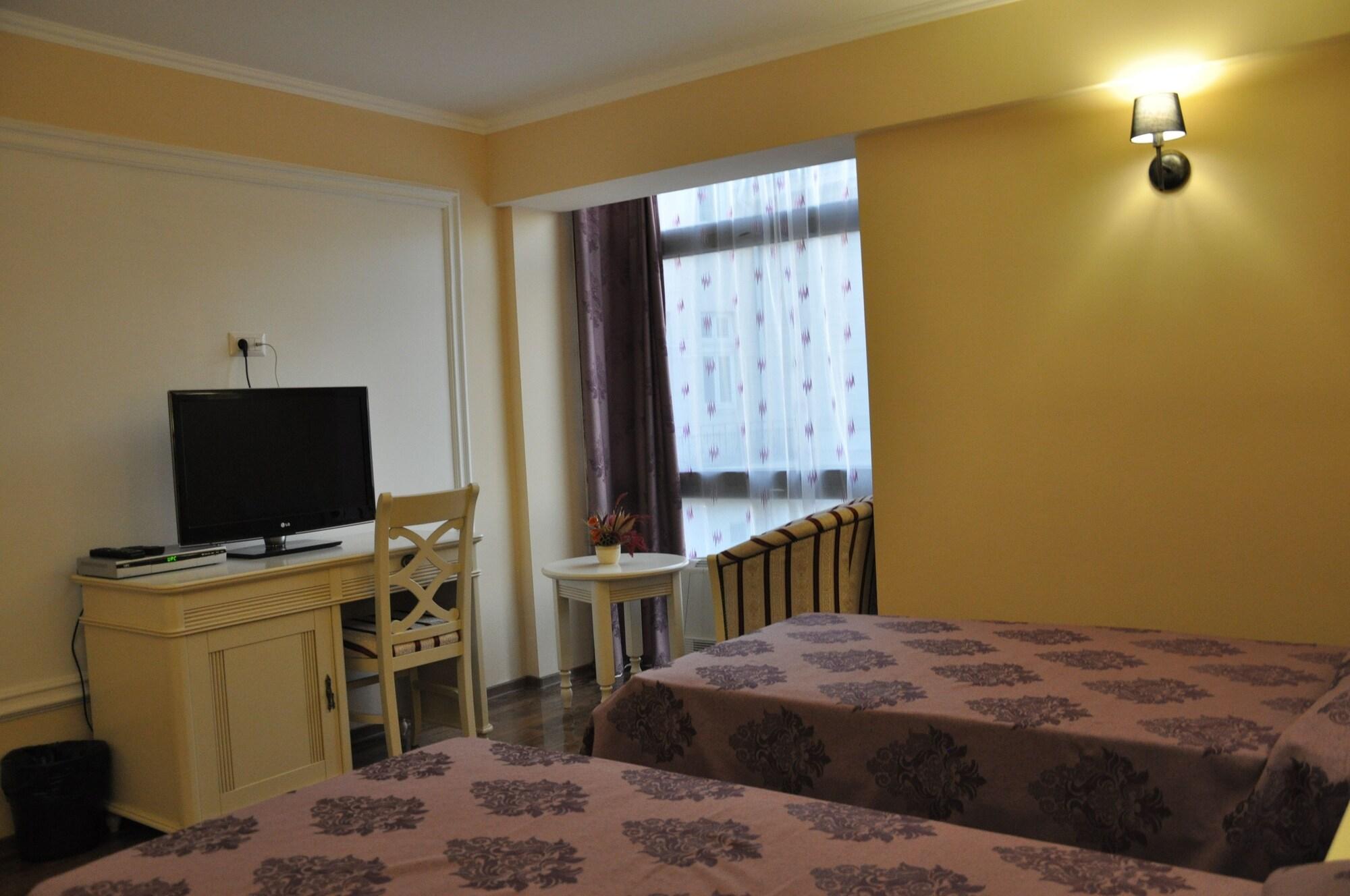 Vigo Grand Hotel Ploiesti Bagian luar foto