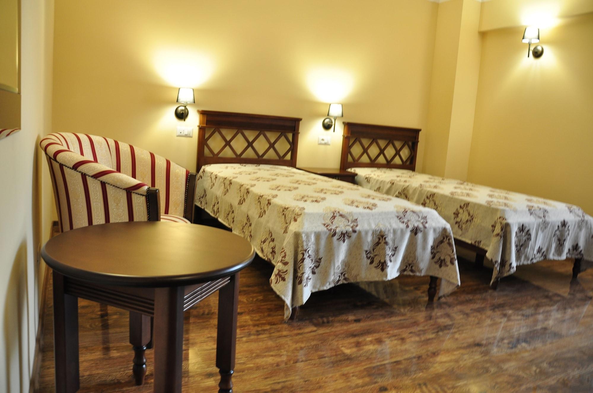 Vigo Grand Hotel Ploiesti Bagian luar foto
