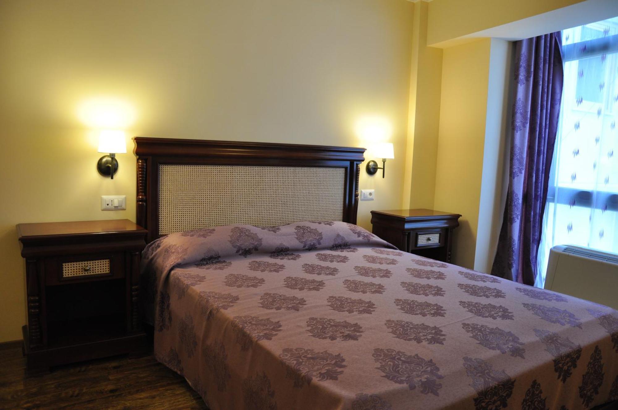Vigo Grand Hotel Ploiesti Ruang foto