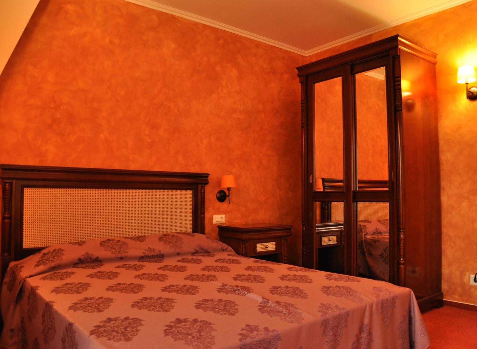 Vigo Grand Hotel Ploiesti Ruang foto