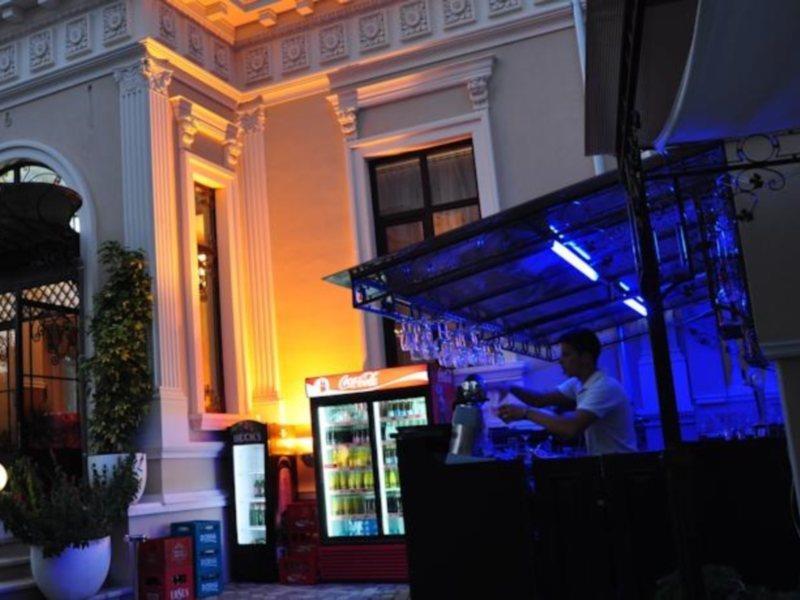 Vigo Grand Hotel Ploiesti Bagian luar foto