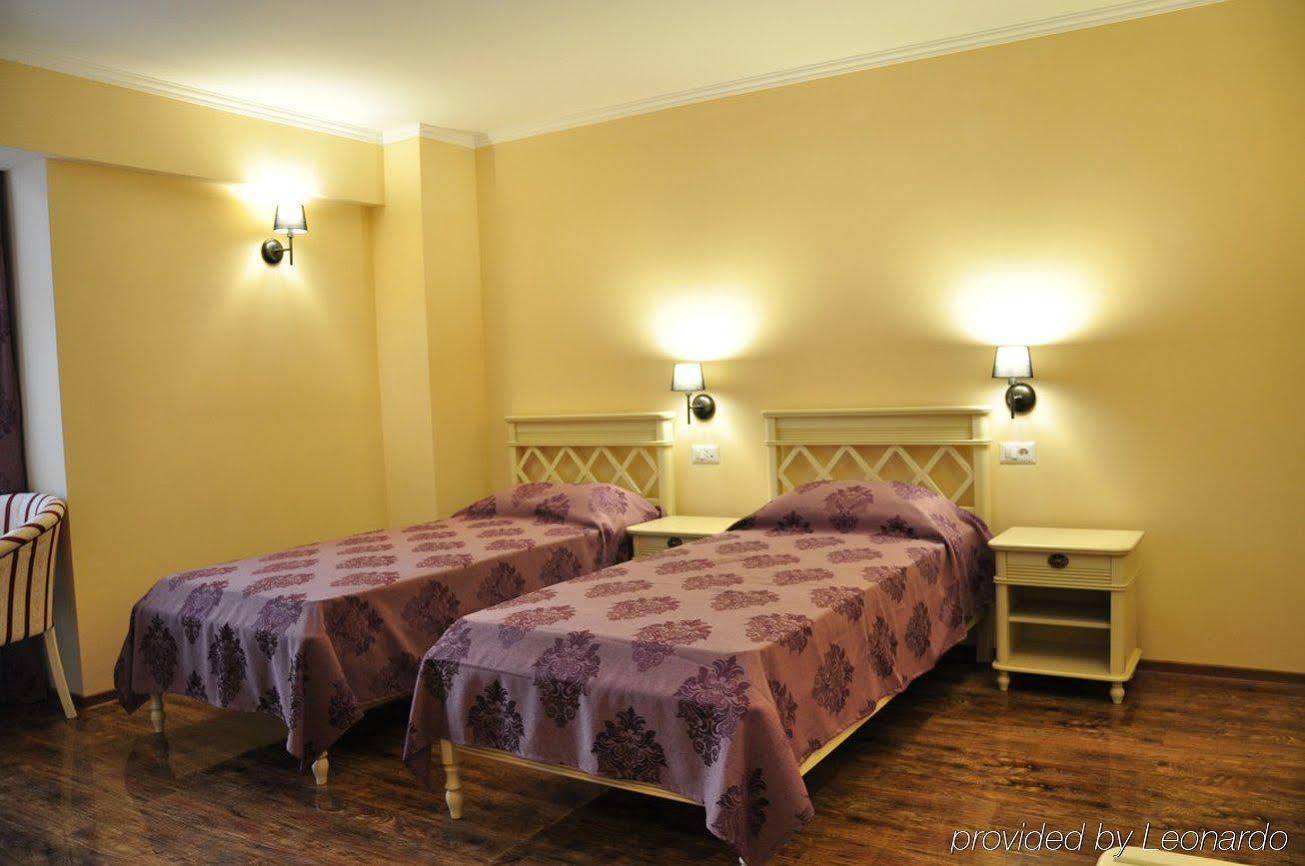 Vigo Grand Hotel Ploiesti Bagian luar foto